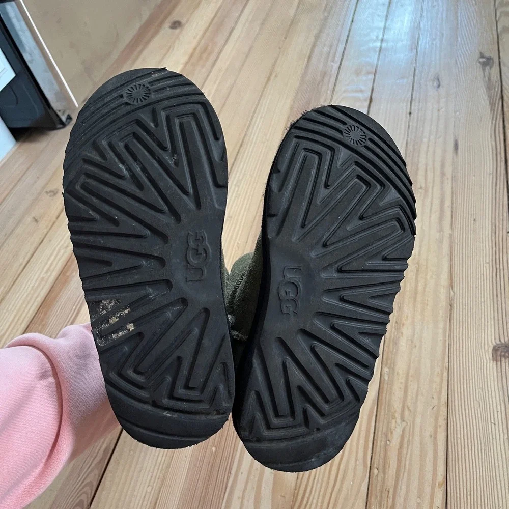 UGG classic mini